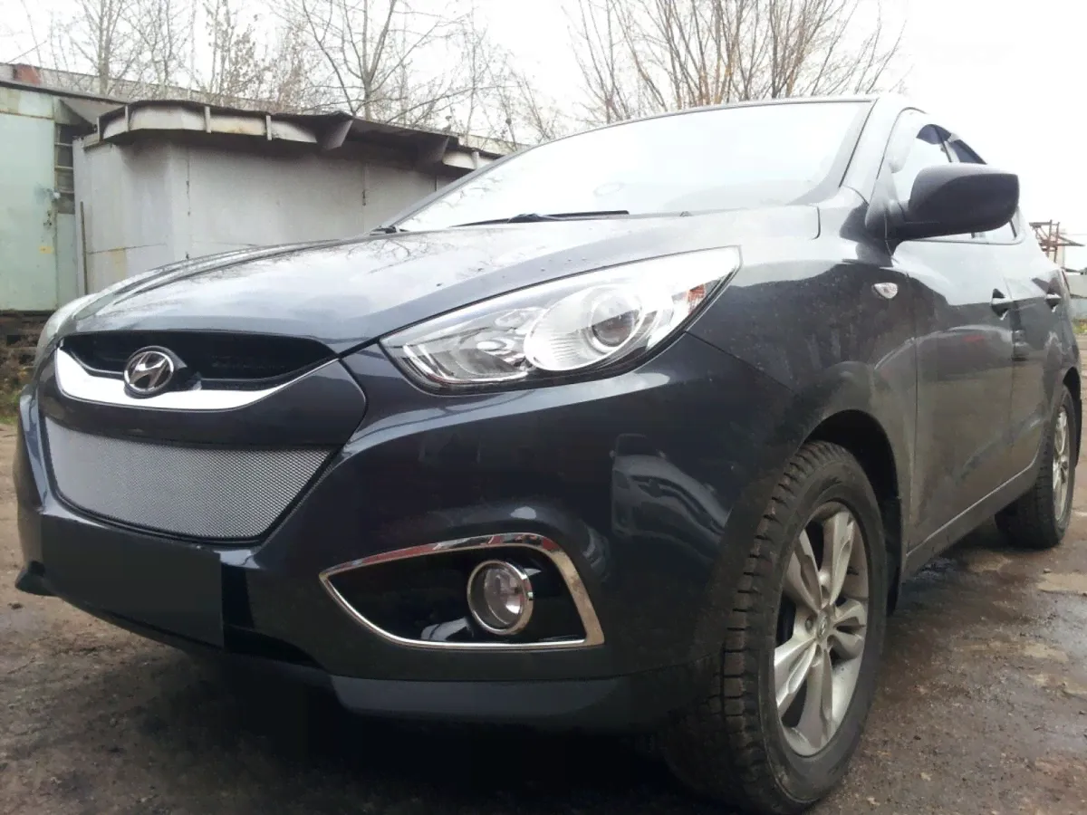 Защита радиатора (решетка) с хромированной сеткой для Hyundai ix35-0
