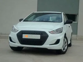 Решётка радиатора YTG Hyundai Solaris 1 седан (2010-2014) (Неокрашенная)